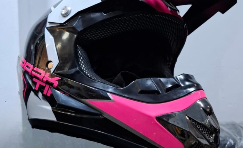 CASCO CROSS TALLA L DOT