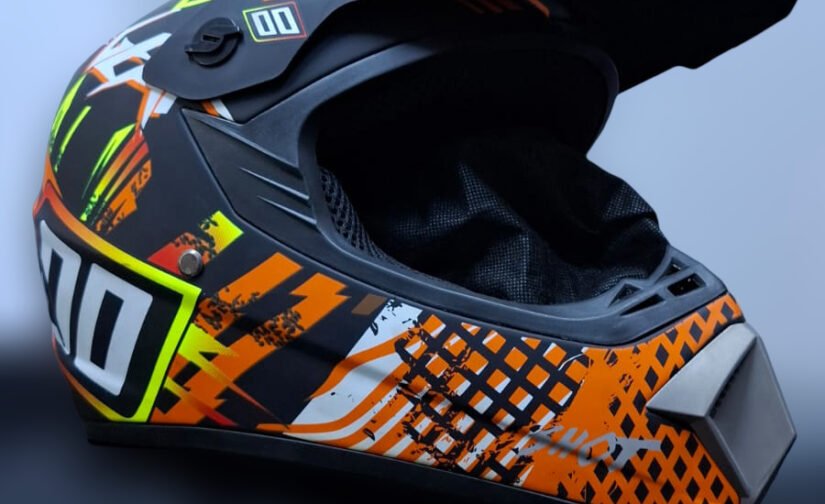CASCO CROSS TALLA L DOT